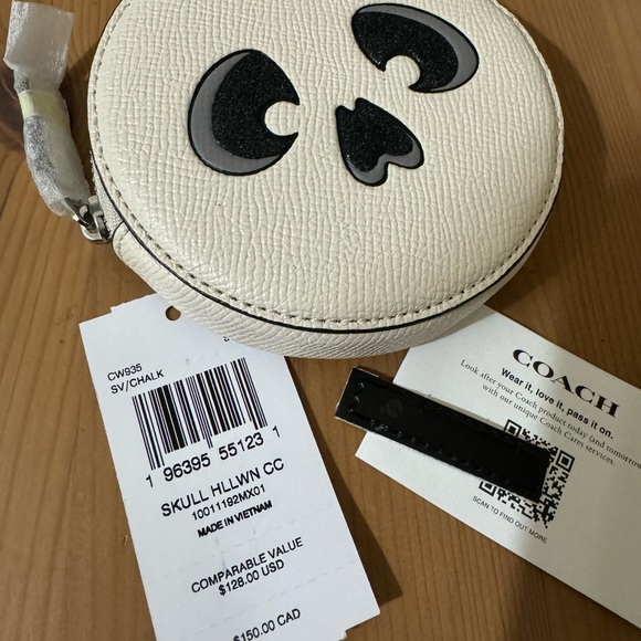 👻 Coach Coin Case With Halloween Skull - Picture 7 of 9